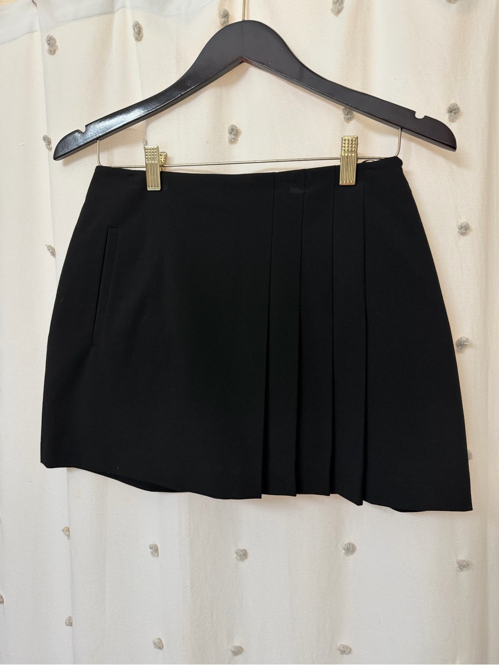 Zara Black Pleated Front Mini Skort - Picture 7 of 7